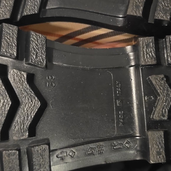 Authentic Burberry House Check Pattern Rubber Rain Boots - Picture 4 of 5